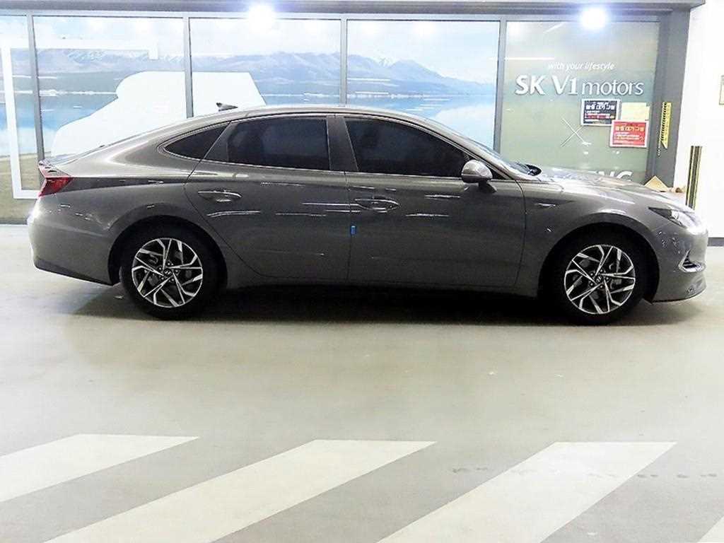 HYUNDAI Sonata - Vista 3