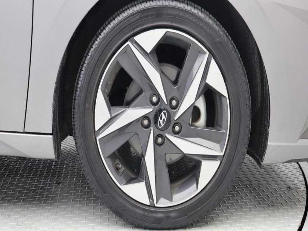 HYUNDAI Avante - Vista 7