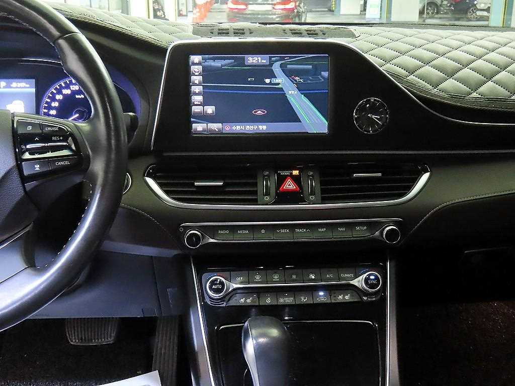 HYUNDAI Grandeur - Vista 11