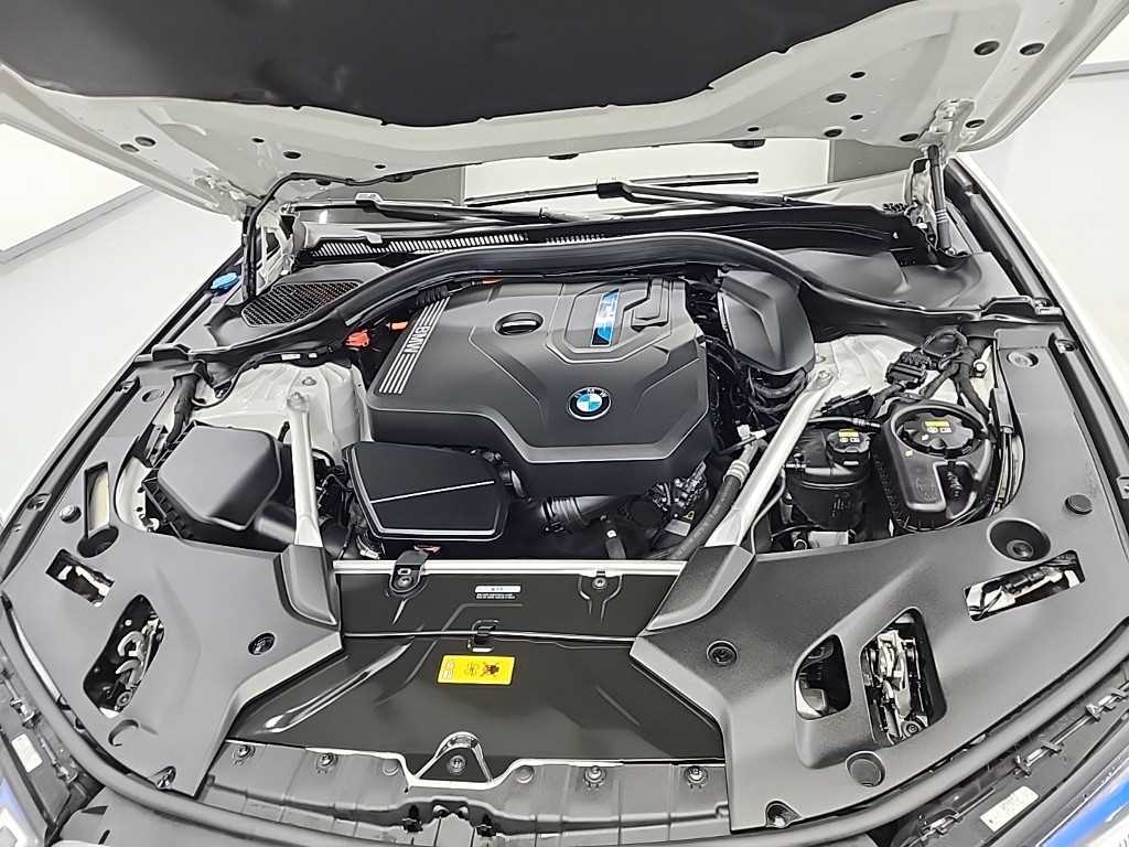 BMW 5 Series - Vista 5