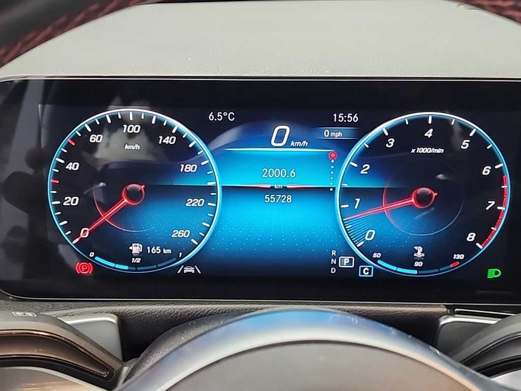 Mercedes Benz GLB Class - Vista 6