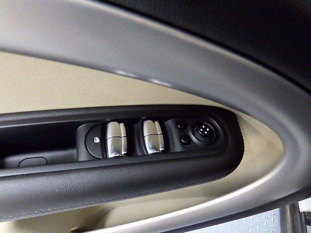 Mini Countryman - Vista 11