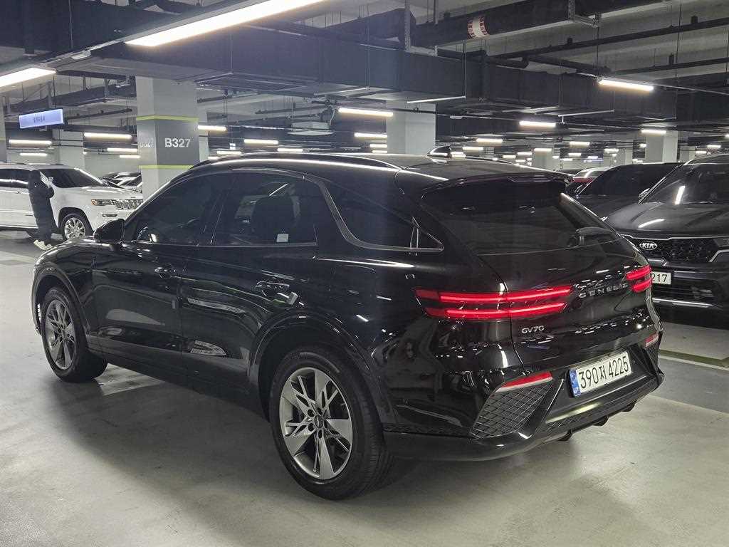 Genesis GV70 - Vista 4