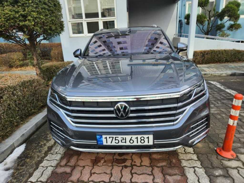 Volkswagen Touareg 2023 Gris - Importación desde Corea - HF Imports Iquique - Foto 1