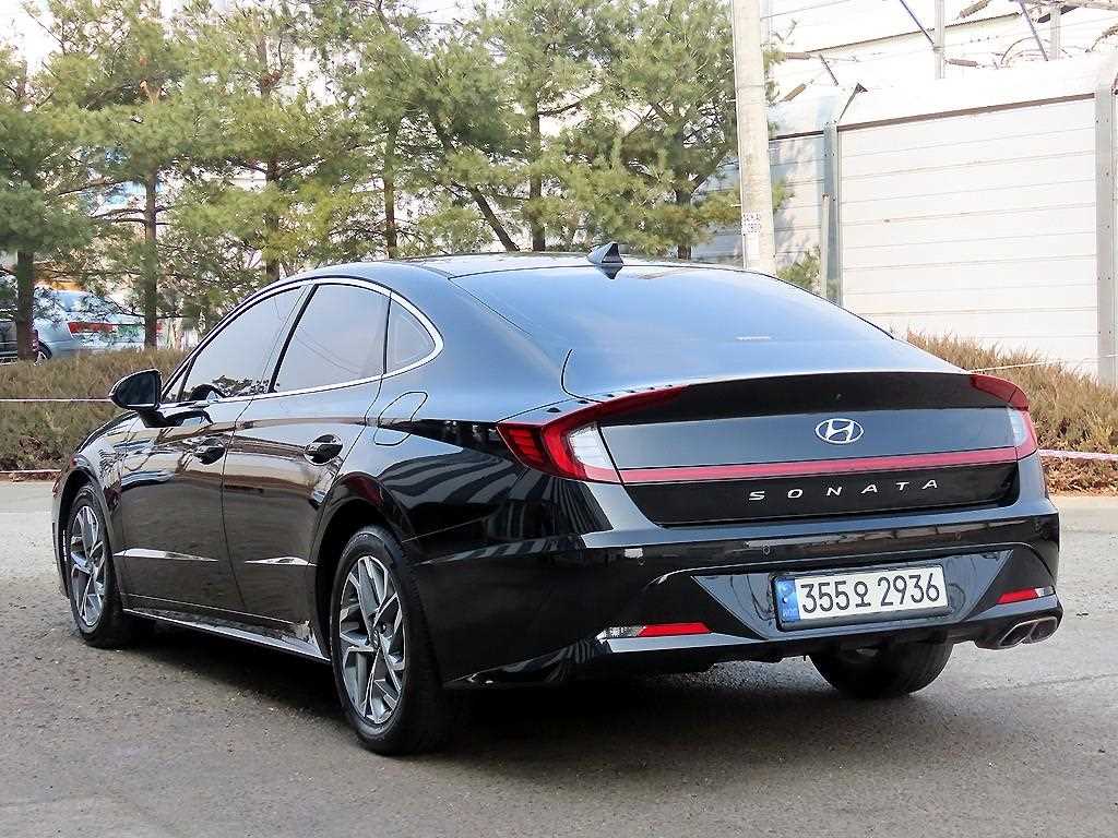HYUNDAI Sonata - Vista 3