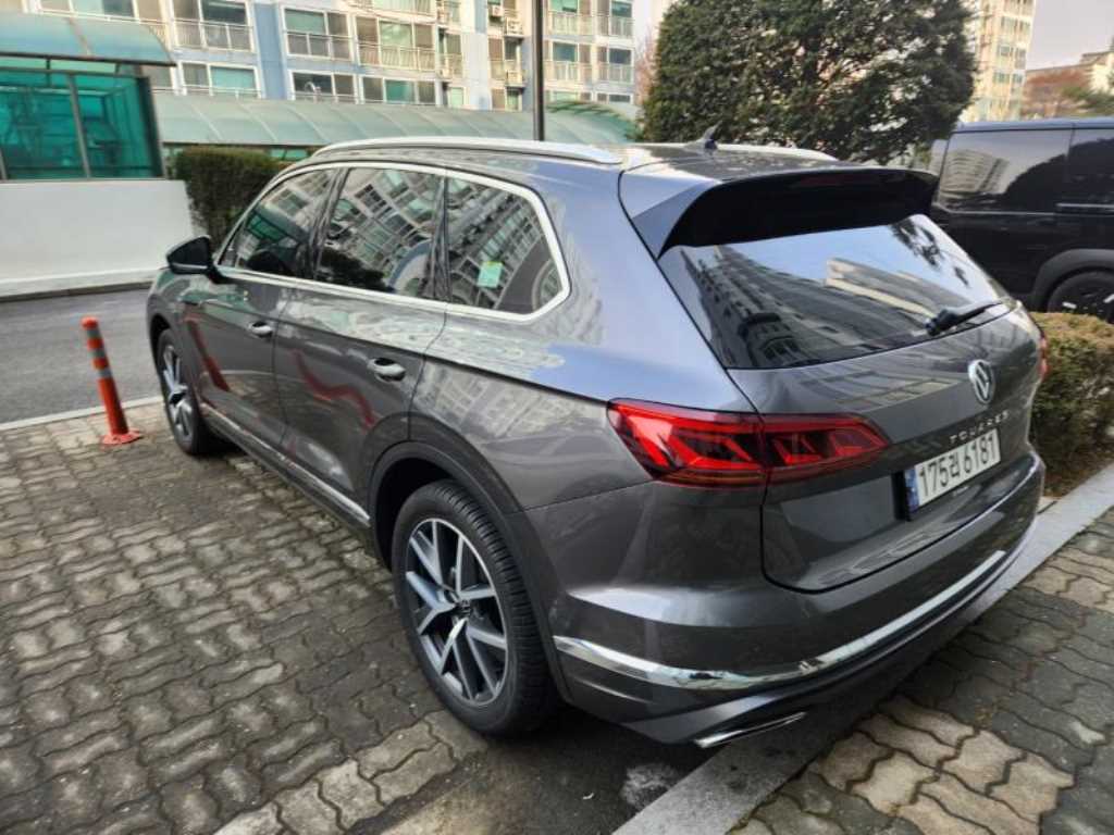 Volkswagen Touareg 2023 Gris - Importación desde Corea - HF Imports Iquique - Foto 16