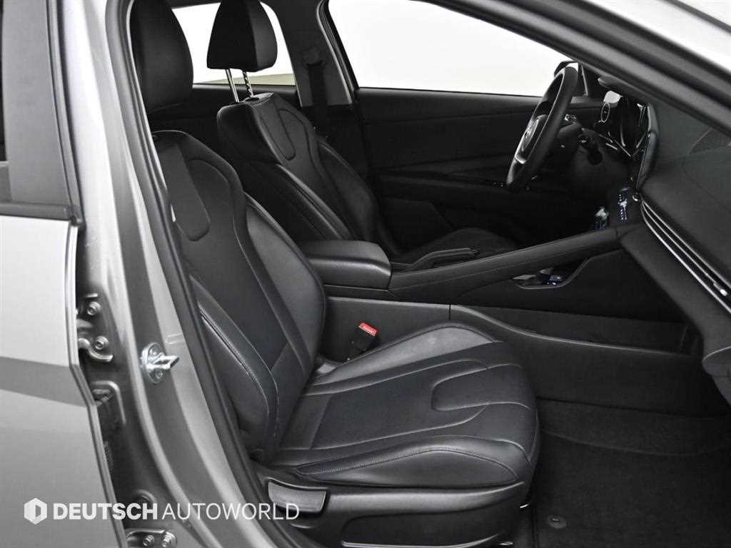 HYUNDAI Avante - Vista 10