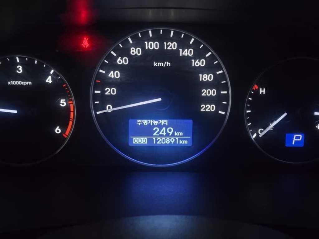 HYUNDAI Starex - Vista 3