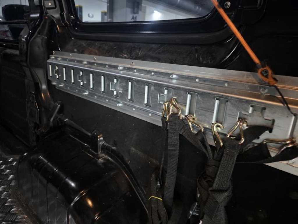 HYUNDAI Staria - Vista 8