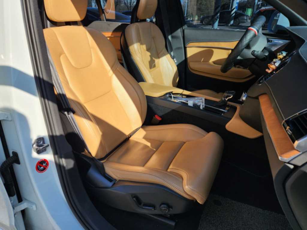 Volvo XC90 - Vista 4