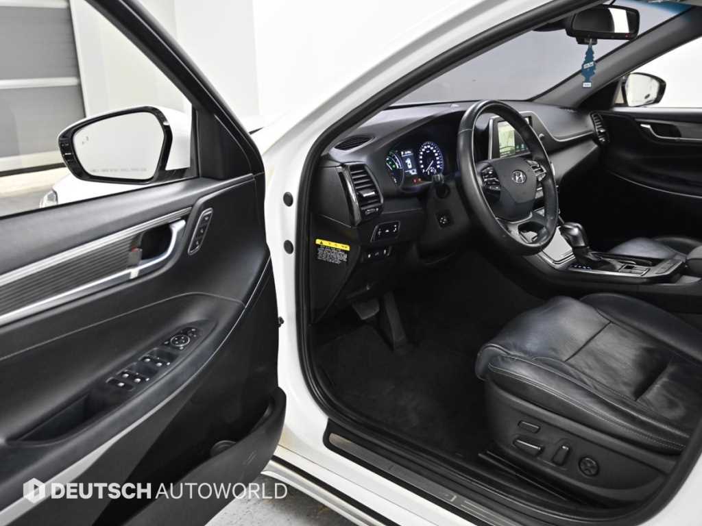 HYUNDAI Grandeur - Vista 10