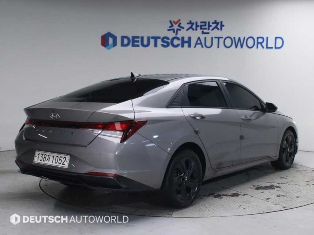 HYUNDAI Avante - Vista 2