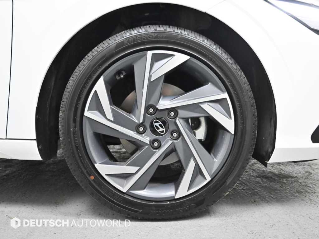 HYUNDAI Avante - Vista 5