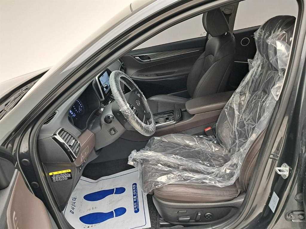 HYUNDAI Grandeur - Vista 11