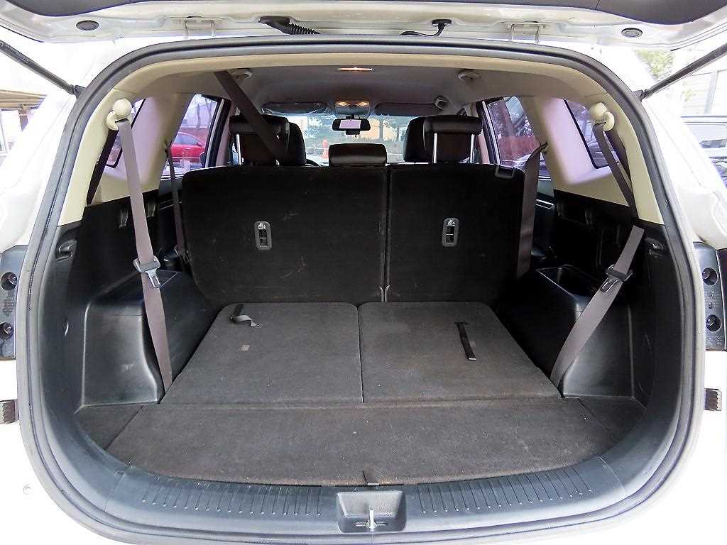 KIA Carens 2016 Plateado - Importación desde Corea - HF Imports Iquique - Foto 18