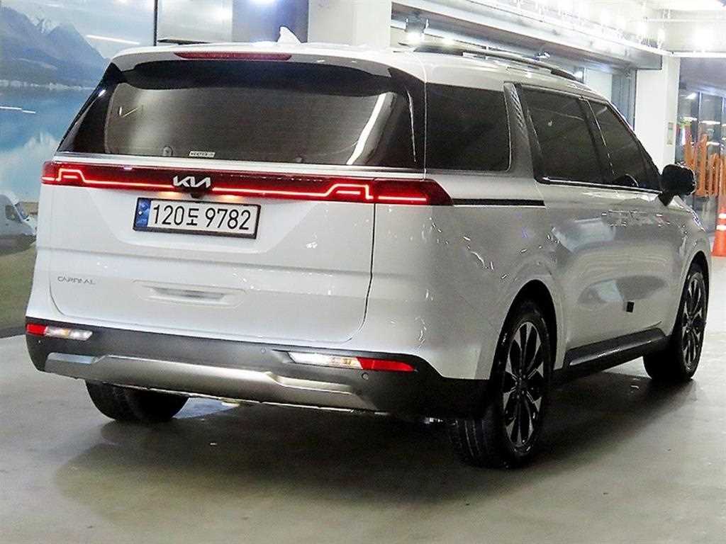 KIA Carnival - Vista 4