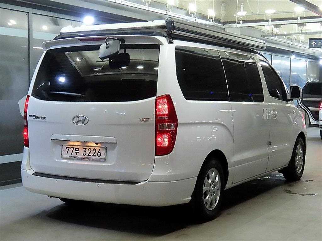 HYUNDAI Starex - Vista 4