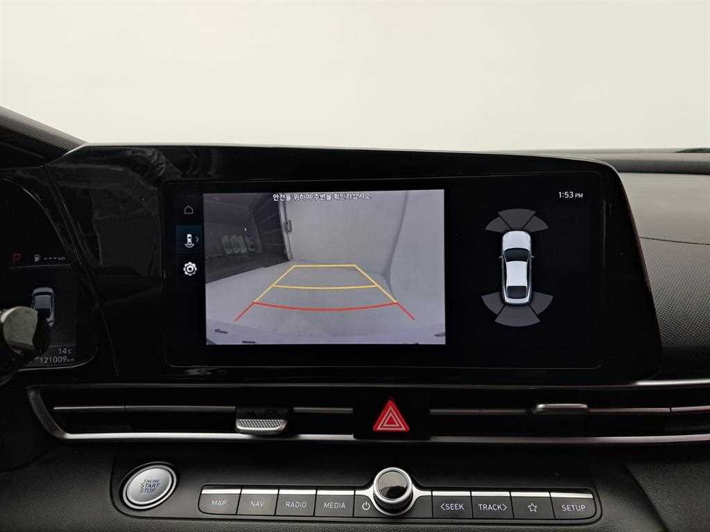 HYUNDAI Avante - Vista 10