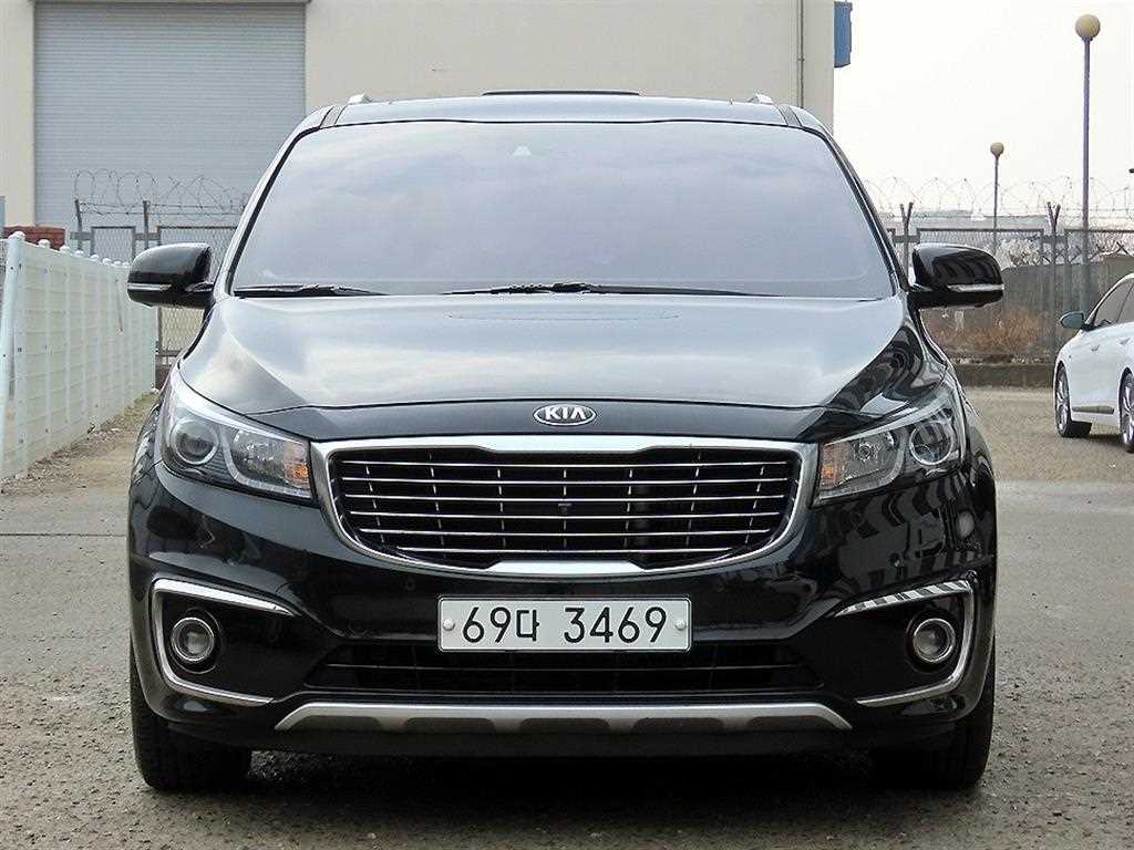 KIA Carnival 2016 Negro - Importación desde Corea - HF Imports Iquique - Foto 1