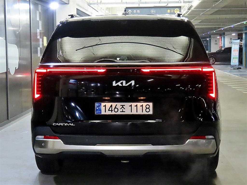 KIA Carnival - Vista 5