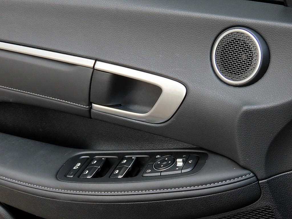 HYUNDAI Sonata - Vista 11