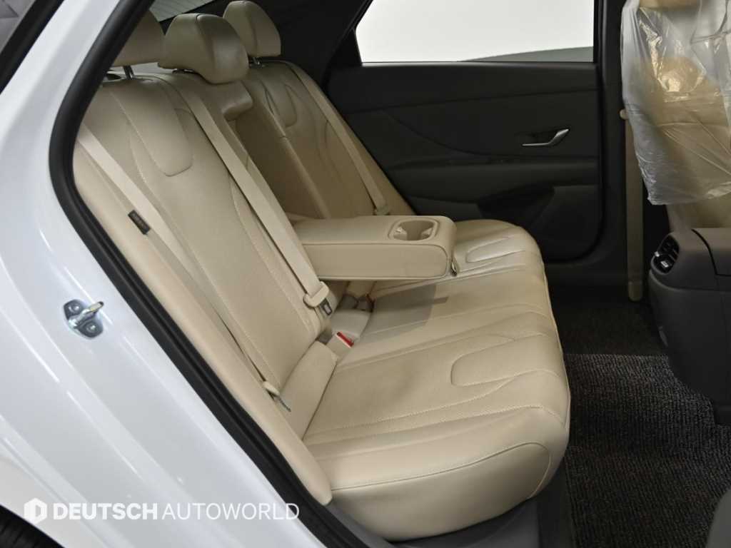 HYUNDAI Avante - Vista 12