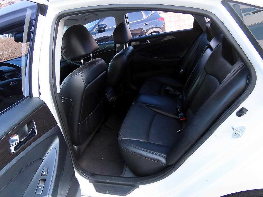 HYUNDAI Sonata - Vista 6