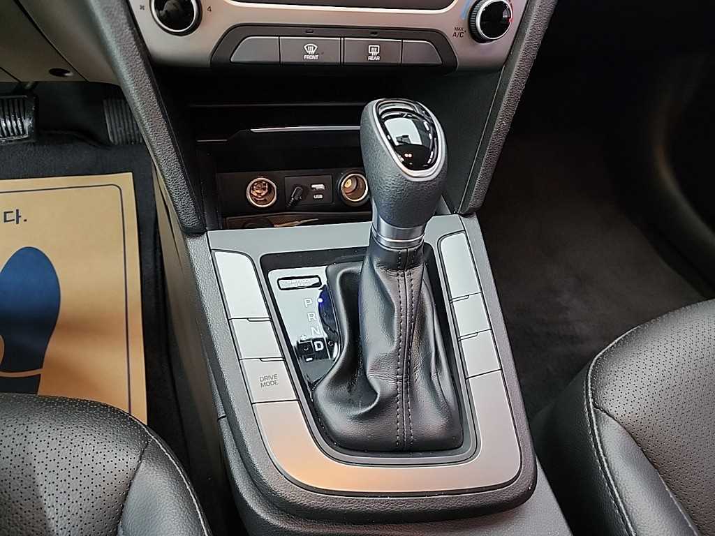 HYUNDAI Avante - Vista 8