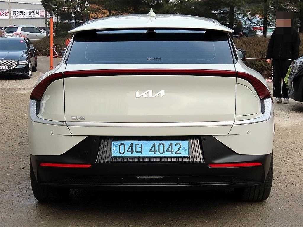 KIA EV6 - Vista 4