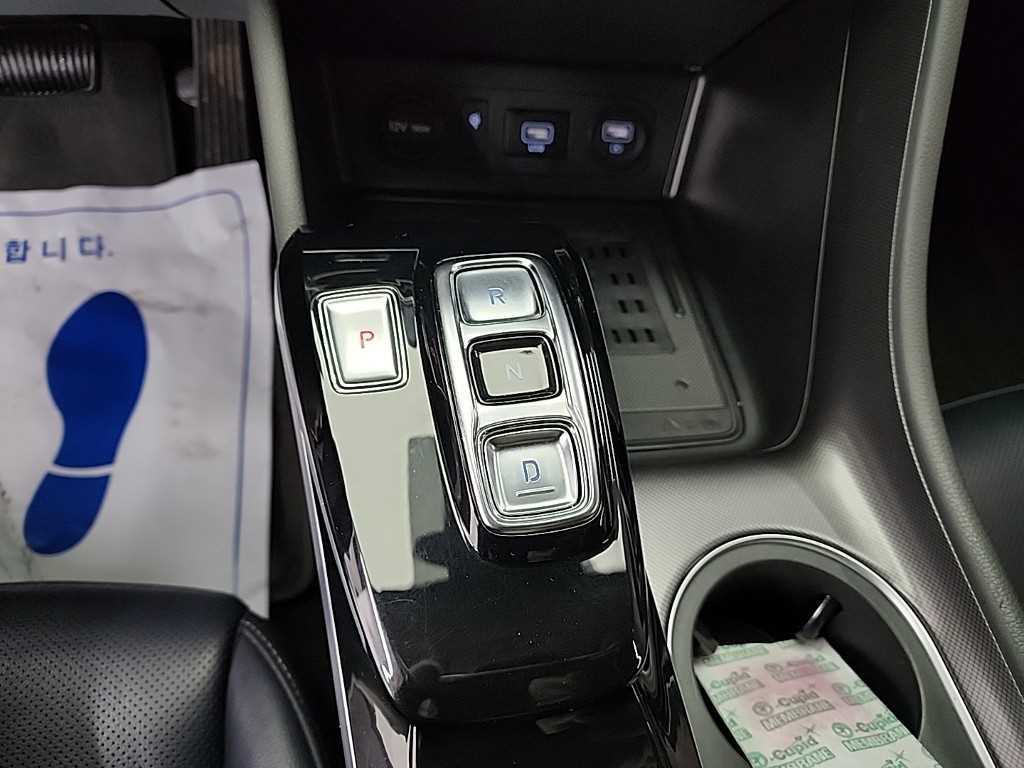 HYUNDAI Sonata - Vista 8