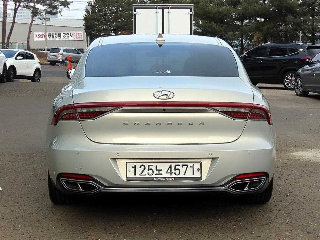 HYUNDAI Grandeur - Vista 4