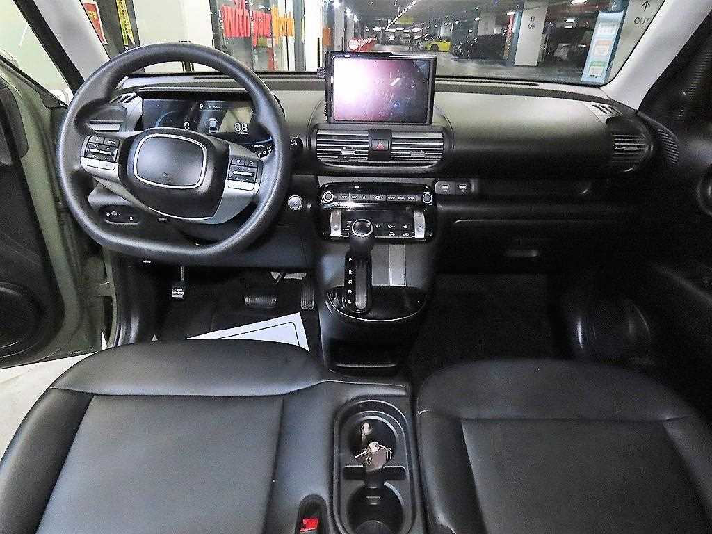 HYUNDAI Casper - Vista 10