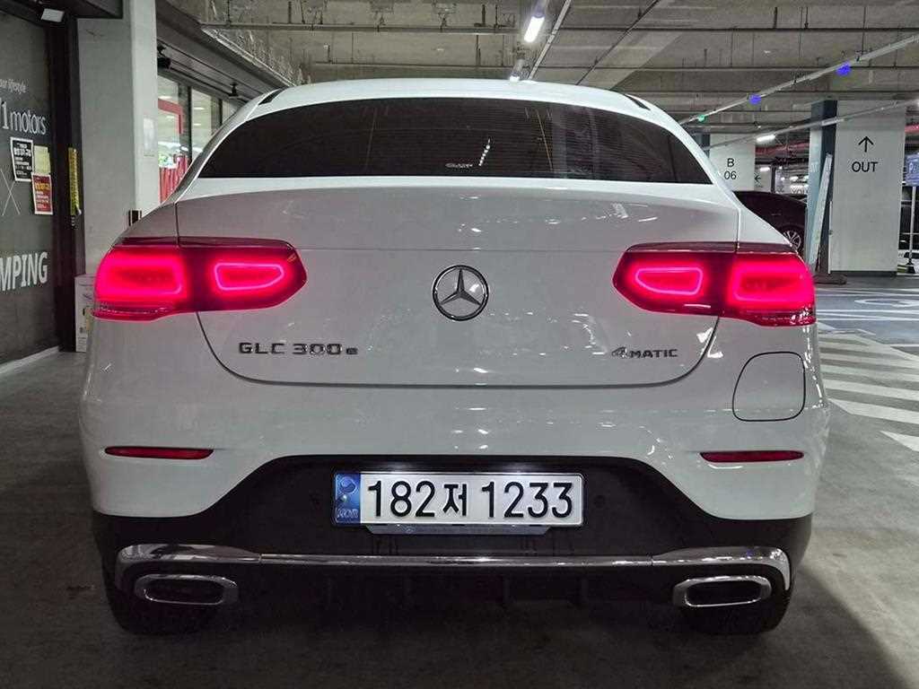 Mercedes Benz GLC Class - Vista 5