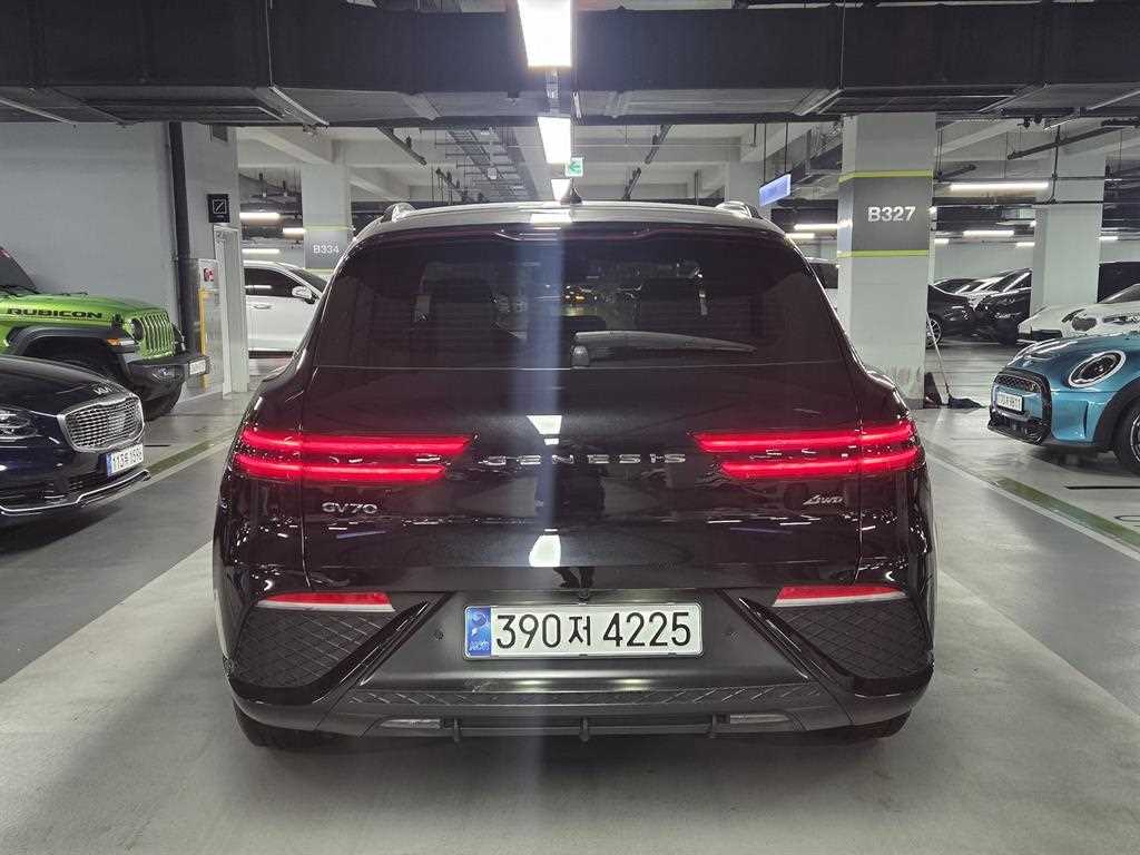 Genesis GV70 - Vista 5