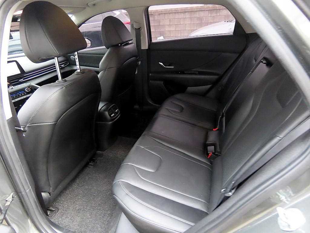 HYUNDAI Avante - Vista 6