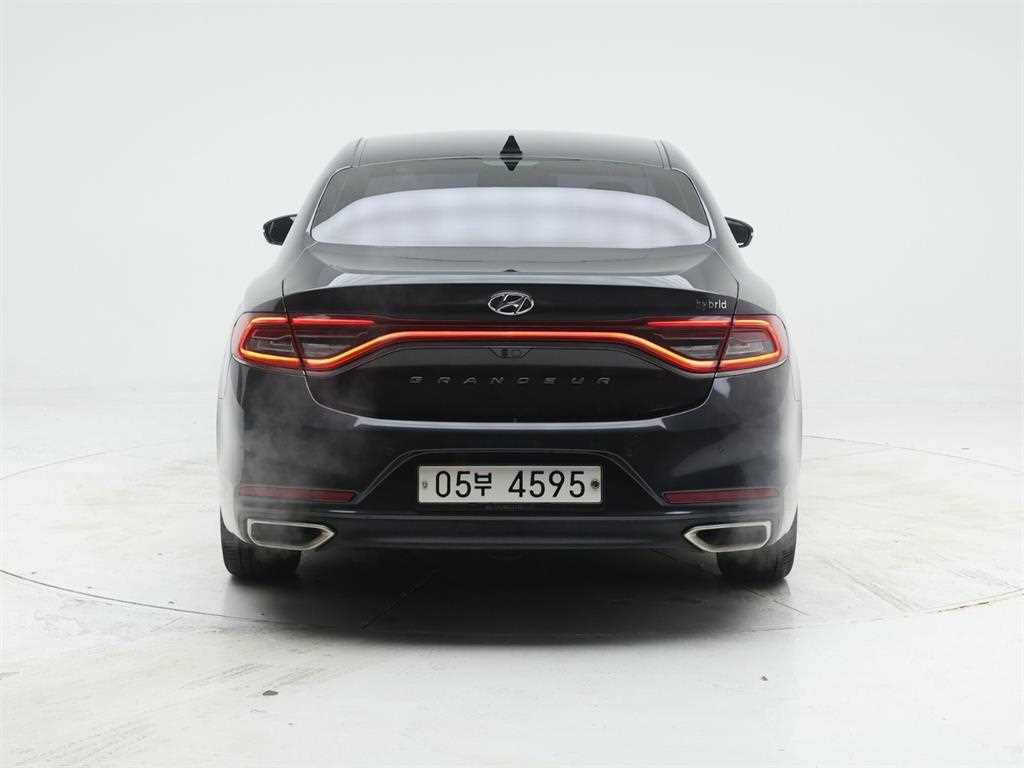 HYUNDAI Grandeur - Vista 5