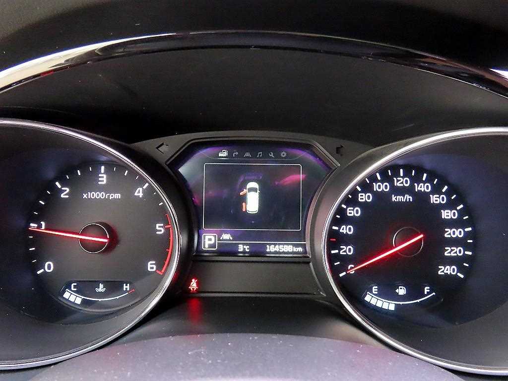 KIA Carnival - Vista 10