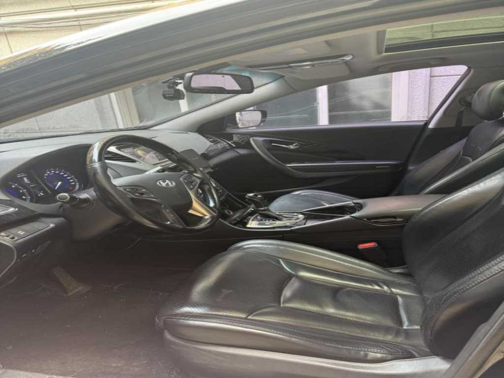 HYUNDAI Grandeur - Vista 3