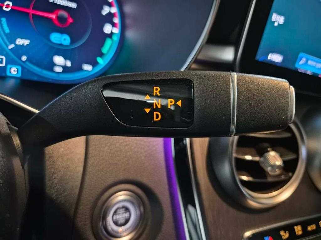 Mercedes Benz GLC Class - Vista 11