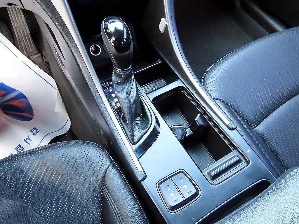 HYUNDAI Sonata - Vista 10