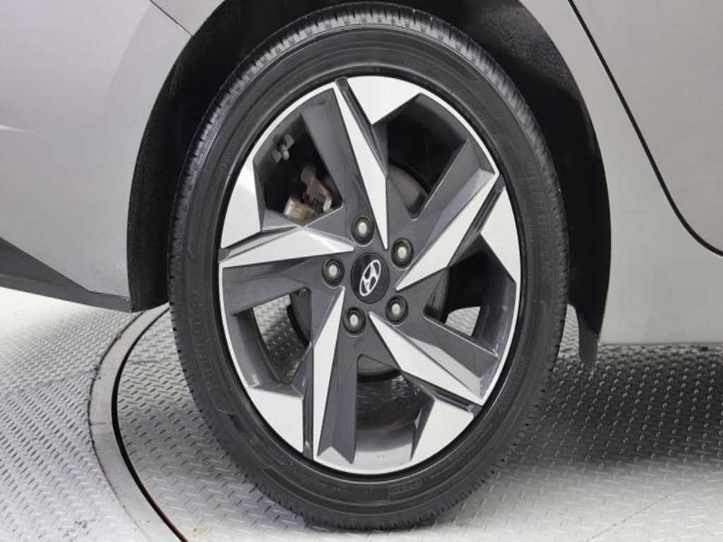 HYUNDAI Avante - Vista 8