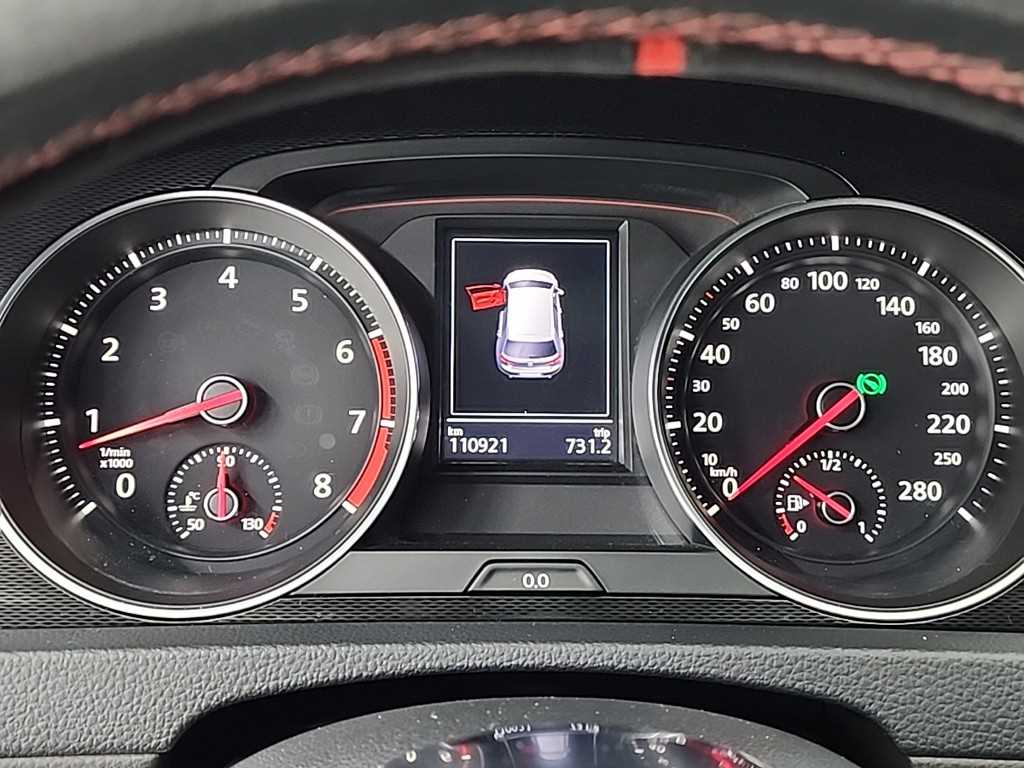 Volkswagen Golf - Vista 6