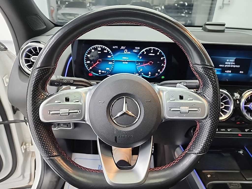 Mercedes Benz GLB Class - Vista 9