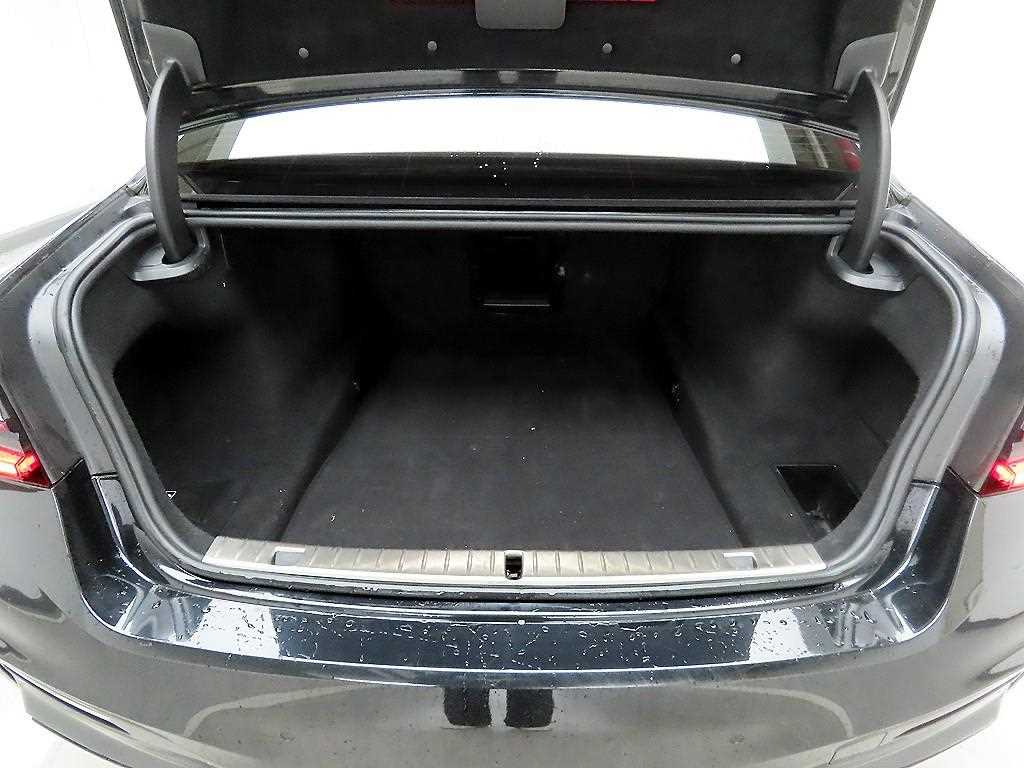 BMW 7 Series - Vista 5