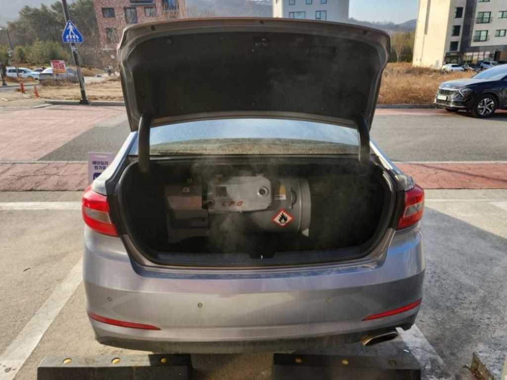 HYUNDAI Sonata - Vista 4