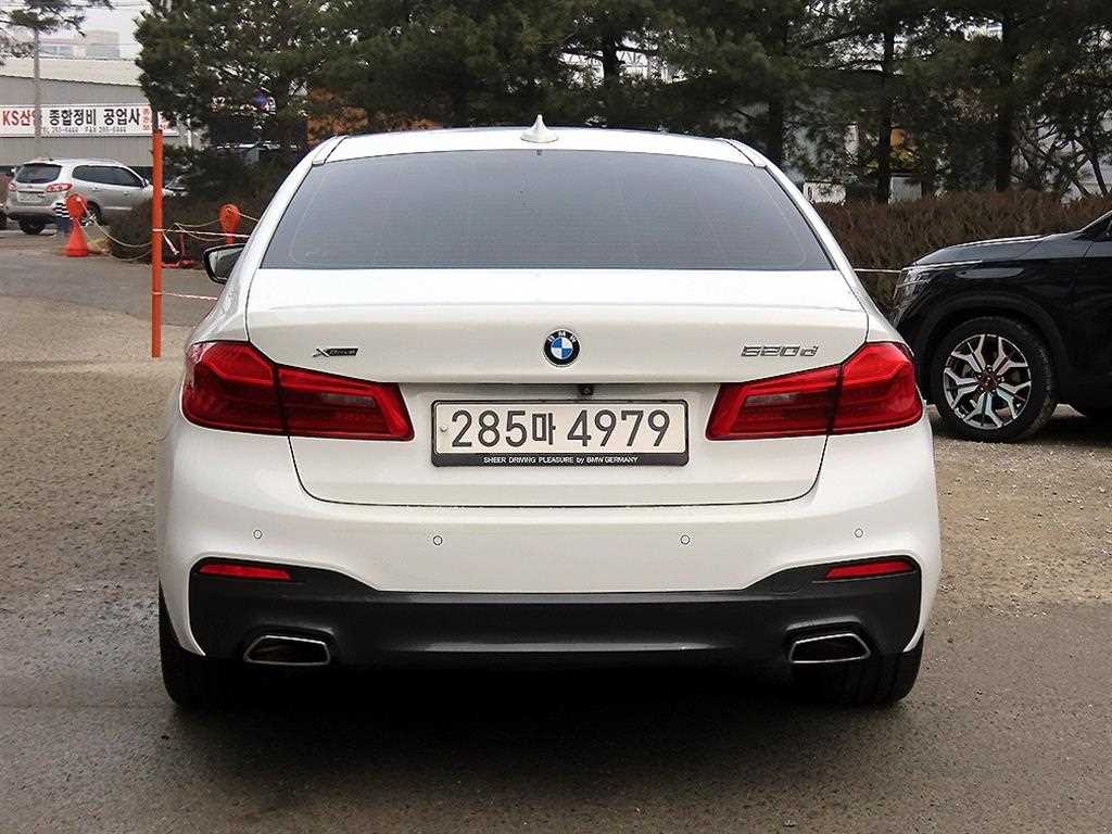 BMW 5 Series - Vista 4