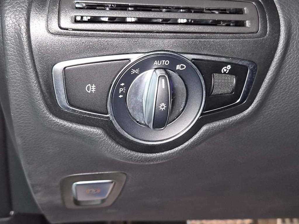 Mercedes Benz GLC Class 2021 Blanco - Importación desde Corea - HF Imports Iquique - Foto 13