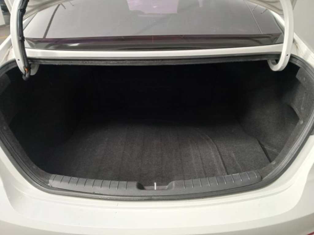 HYUNDAI Avante 2016 Blanco - Importación desde Corea - HF Imports Iquique - Foto 18