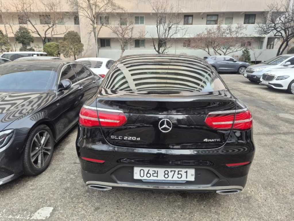 Mercedes Benz GLC Class - Vista 4