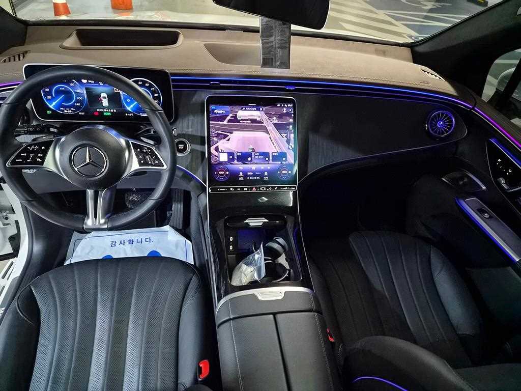 Mercedes Benz EQE - Vista 10